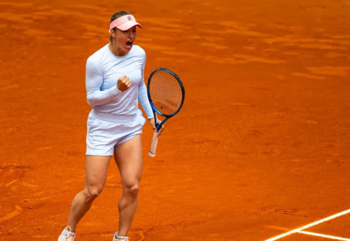 Фотография к новости: Путинцева разгромила соперницу и вышла в четвёртый круг турнира в Мадриде