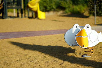 Акимат подал в суд на подрядчиков из-за детских площадок