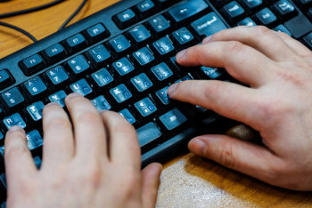 Полицейские Казахстана и Украины провели совместное задержание ОПГ интернет-мошенников