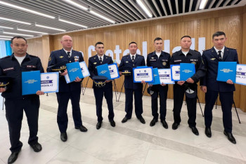 Фотография к новости: Выносили земляков на спинах, спасали младенцев – как акмолинцы проявили единство в паводки