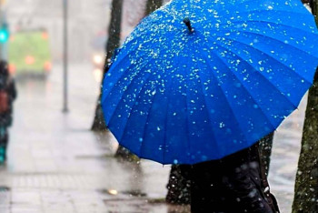 Сильные дожди и снег: синоптики рассказали о погоде в Казахстане в ближайшие дни