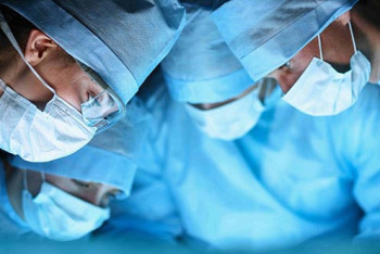 Новорожденного с тяжелым пороком прооперировали карагандинские врачи