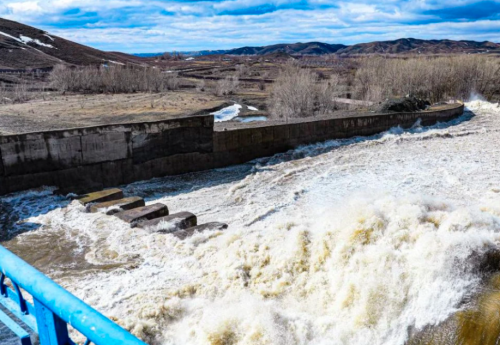 Фотография к новости: "Важная тема LIVE": В Минводы рассказали о паводках, проверке гидрологических сооружений и качестве воды в Казахстане