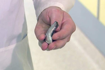 Врачи спасли мужчину с крюком в головном мозге