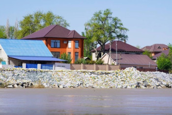 Паводки в Казахстане: более 48 тысяч человек вернулись в свои дома