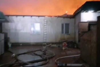 В Астане горит общежитие