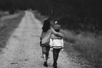 Шестеро детей без документов жили в семье иностранцев-нелегалов в Павлодаре