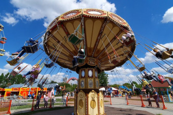 Трое детей пострадали на аттракционе в России