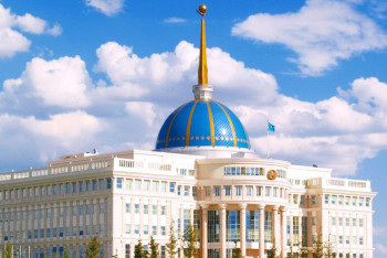 Президент подписал Указ о присвоении высших воинских и специальных званий, классных чинов