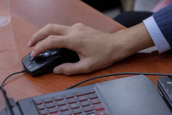 Минцифры привлечет к ответственности виновных в распространении данных студенток КазНУ