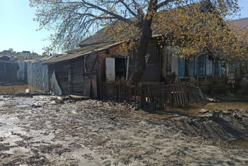 Фотография к новости: В Петропавловске началась оценка пострадавших от наводнения домов