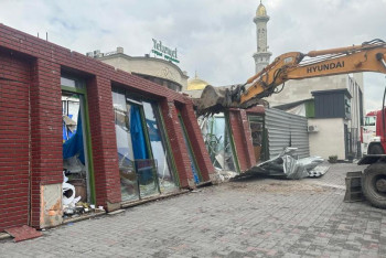 Несколько коммерческих объектов снесли в Алматы