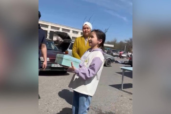 Фотография к новости: Школьница подарила свою копилку жителям Кульсары