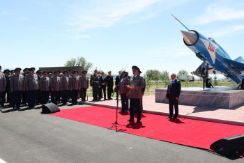 Фотография к новости: Талдыкорганской авиабазе присвоено имя прославленного лётчика Сергея Луганского
