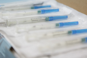 Детей вакцинировали от гепатита А в эвакопунктах ЗКО