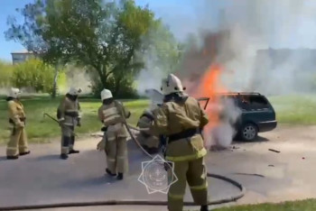 Два автомобиля загорелись в Костанайской области