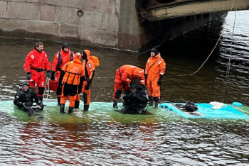 Трагедия в Санкт-Петербурге: в утонувшем автобусе погибла уроженка Казахстана