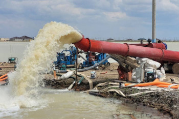 Фотография к новости: В Кульсары подтопленными остаются 14 домов
