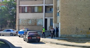 Мёртвую женщину обнаружили рядом с мусорными баками  в Актау