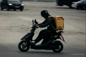 Фотография к новости: "На такую зарплату семью не прокормить": судьбы сменивших работу казахстанцев