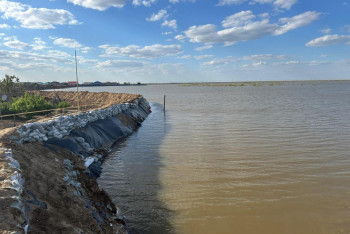 Фотография к новости: Более 140 человек эвакуировали из села Талдыколь в Атырауской области