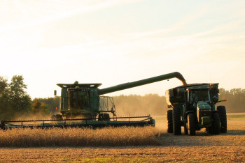 Отменить утильсбор для сельхозтехники в Казахстане предлагает депутат