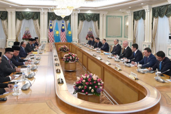 Фотография к новости: Мы готовы перенять ваш опыт по трансформации - премьер-министр Малайзии о Казахстане