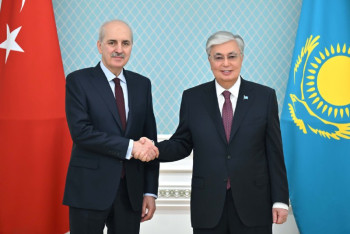 Фотография к новости: Глава государства принял председателя Национального собрания Турции Нумана Куртулмуша