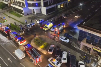 В Астане горит магазин