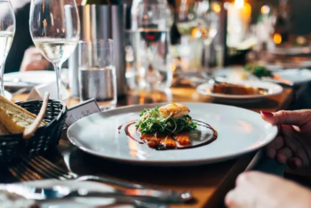 Фотография к новости: Где больше всего денег тратят на кафе и рестораны в Казахстане