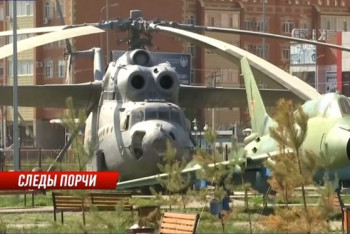 Посетители ломают настоящие самолеты в новом парке Актобе