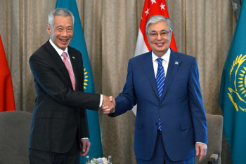 Фотография к новости: Токаев встретился с третьим премьер-министром Сингапура