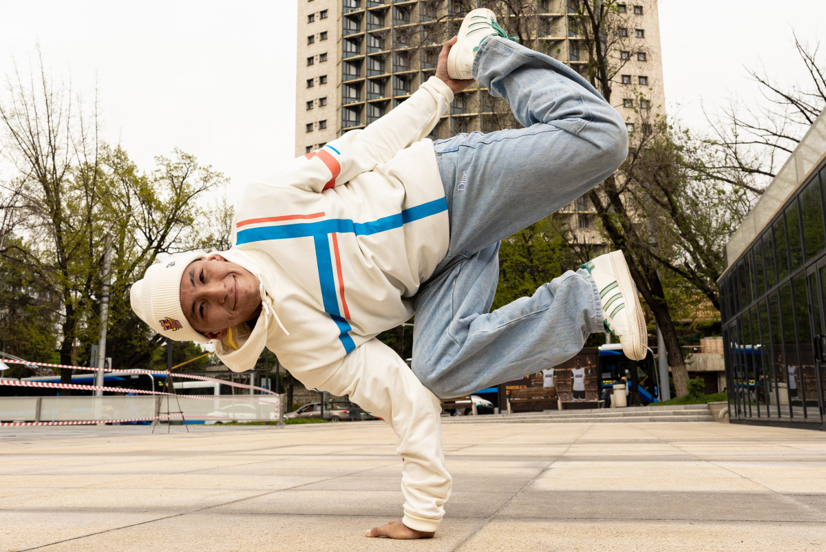Казахстанец сенсационно пробился в финал самого престижного в мире чемпионата по брейкингу