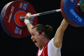 Казахстанской штангистке вручили медаль Олимпиады