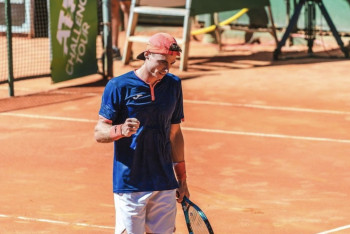 Казахстанский теннисист стал чемпионом турнира в Германии