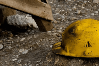 Фотография к новости: Крановщик сорвался с высоты и разбился насмерть в Астане