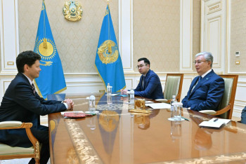 Фотография к новости: Касым-Жомарт Токаев встретился с известным экоактивистом