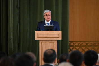 Президент поручил ускорить повсеместное внедрение технологий AI