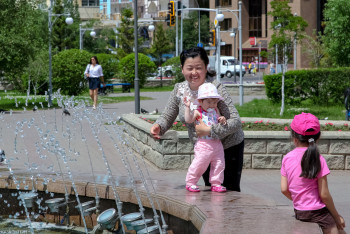Фотография к новости: Жизнь и безопасность каждого ребёнка зависит от взрослых: Динара Закиева обратилась к казахстанцам