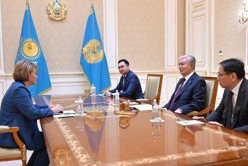 Токаев принял директора Центра перинатологии и детской кардиохирургии