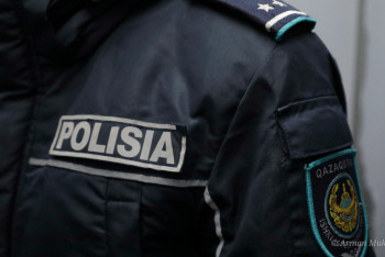 Астанчанина оштрафовали за разбитое стекло автобуса