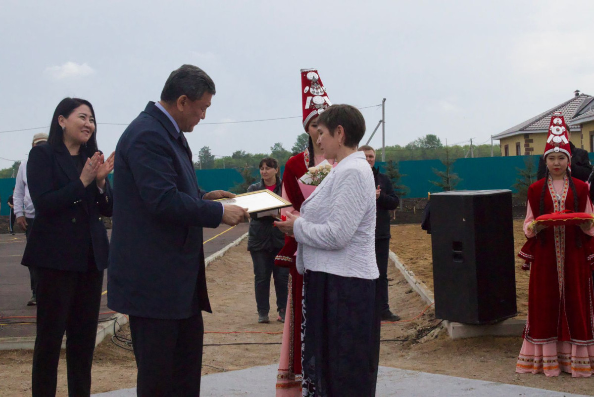 Ключи от новых домов вручили пострадавшим от паводка в Петропавловске