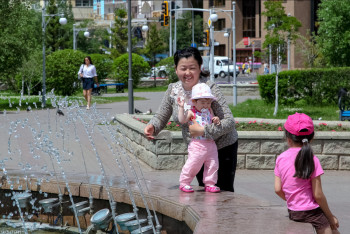 Фотография к новости: Жара, гроза и сильный ветер: какая погода ждёт казахстанцев в понедельник