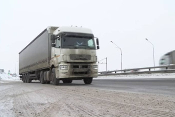 Фотография к новости: Запретить большегрузам ездить по дорогам общего пользования требует ВАП