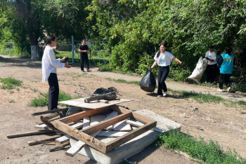 Фотография к новости: В Уральске прошла акция "Біз таза ел үшін"