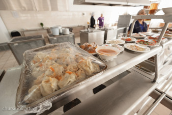 Фотография к новости: Переполненные классы и еда с истёкшим сроком: школы Акмолинской области оштрафовали на 4,5 млрд тенге