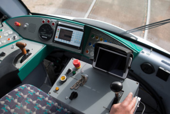 Фотография к новости: Соревнования между беспилотным трамваем и людьми прошли в России