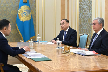 Фотография к новости: Касым-Жомарт Токаев провел переговоры с Генсеком СВМДА