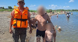 Семилетний ребенок едва не утонул в реке Иртыш