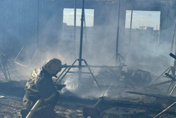 Пожар на стройке ликвидировали в Караганде